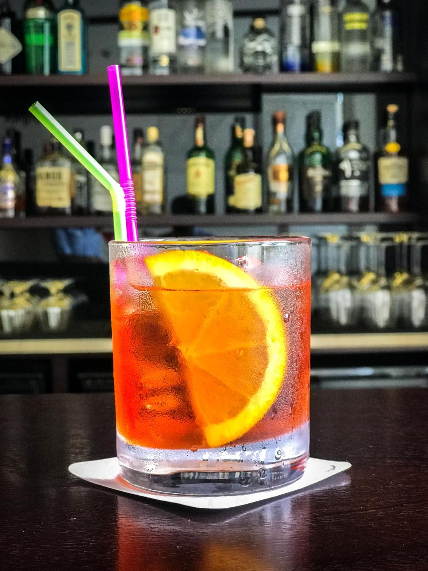 Radisson Blu Hotel & Convention Centre Κιγκάλι Εξωτερικό φωτογραφία A Campari Soda