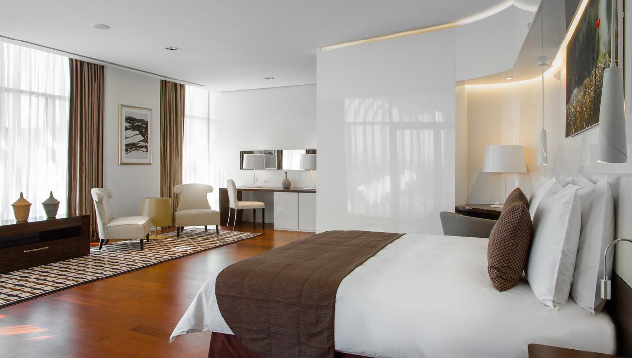 Radisson Blu Hotel & Convention Centre Κιγκάλι Εξωτερικό φωτογραφία A suite at the hotel