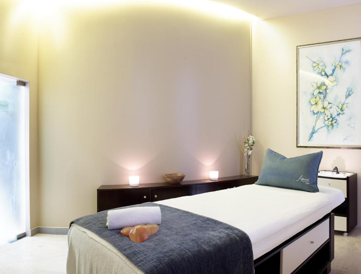 Radisson Blu Hotel & Convention Centre Κιγκάλι Εξωτερικό φωτογραφία A treatment room at a spa