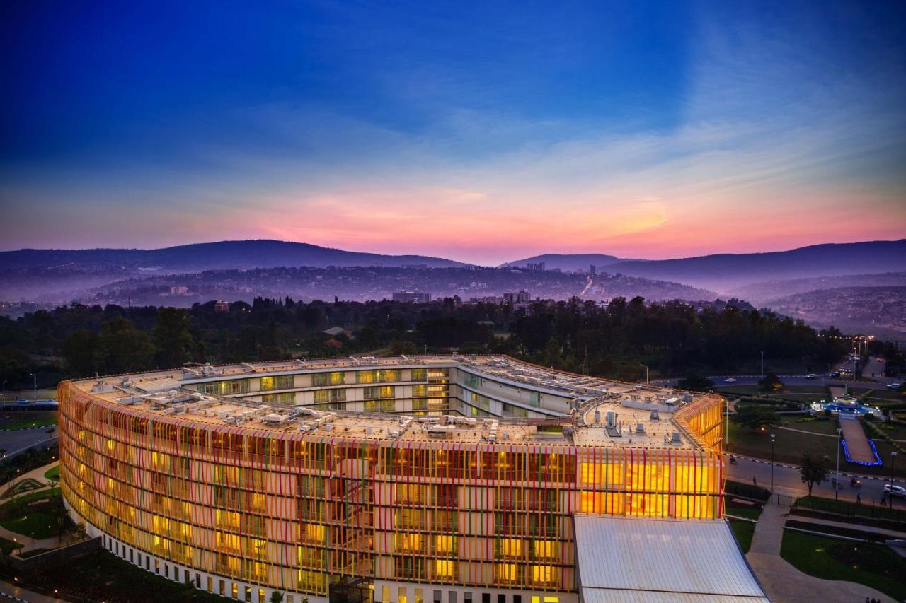 Radisson Blu Hotel & Convention Centre Κιγκάλι Εξωτερικό φωτογραφία The Pentagon at sunset