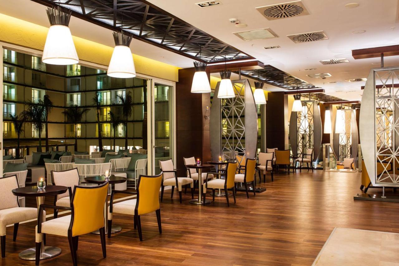 Radisson Blu Hotel & Convention Centre Κιγκάλι Εξωτερικό φωτογραφία The interior of the lounge